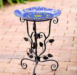 Mosaic Bird Bath with Stand Sweeps prize ilustration